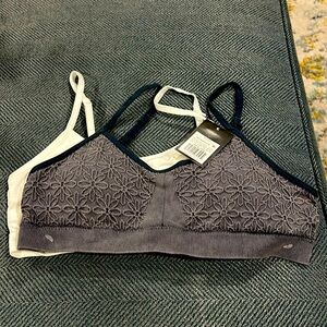 NWT 2 pack girls XL grey floral and white plain sport bras
